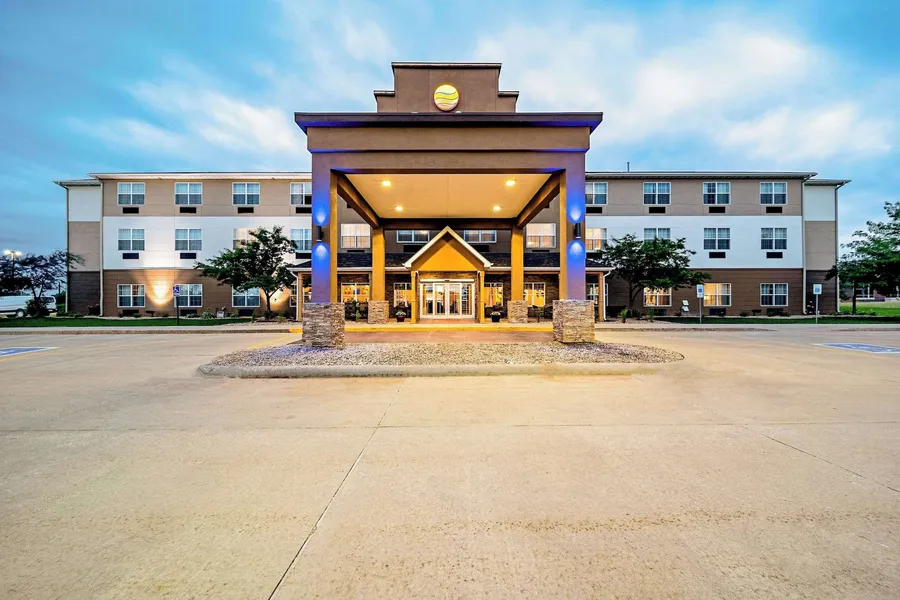 Comfort Inn & Suites Independence hotel detail image 2