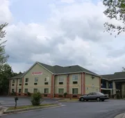 Magnolia Bay Hotel & Suites hotel detail image 5