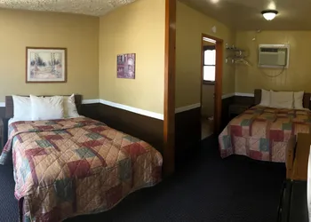 Geneva Inn hotel thumbnail 8