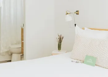 Naramata Courtyard Suites hotel thumbnail 5