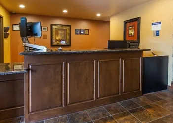 Crandon Inn and Suites hotel thumbnail 2