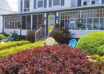 Bayside Inn hotel thumbnail 2