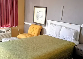 Stay Express Inn & Suites - Demopolis hotel thumbnail 7