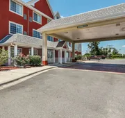 Econo Lodge Inn & Suites Marianna South hotel detail image 5