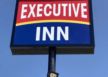 Executive Inn hotel thumbnail 3