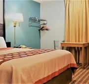 Super 8 by Wyndham Elk City hotel detail image 4