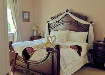 Eagle Rock Bed and Breakfast hotel thumbnail 6