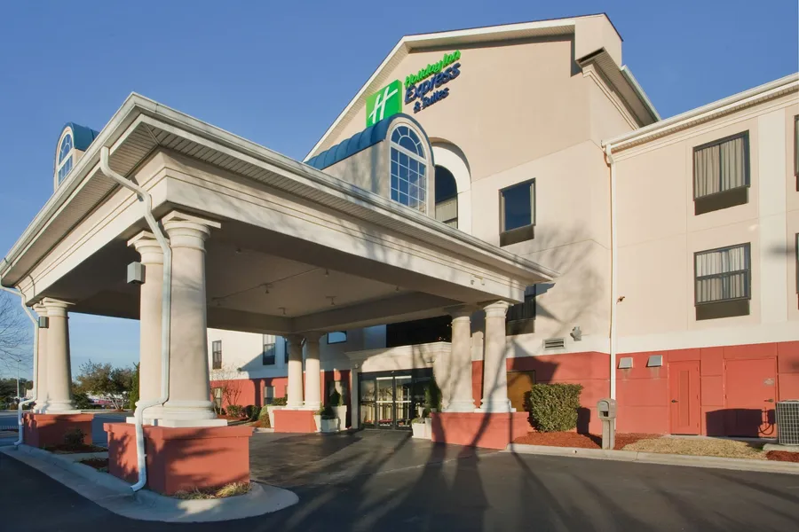 Holiday Inn Express Hotel & Suites Laurinburg by IHG hotel detail image 2
