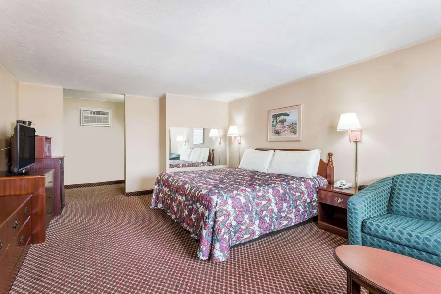 Travelodge by Wyndham Ridgeway Martinsville Area hotel detail image 6