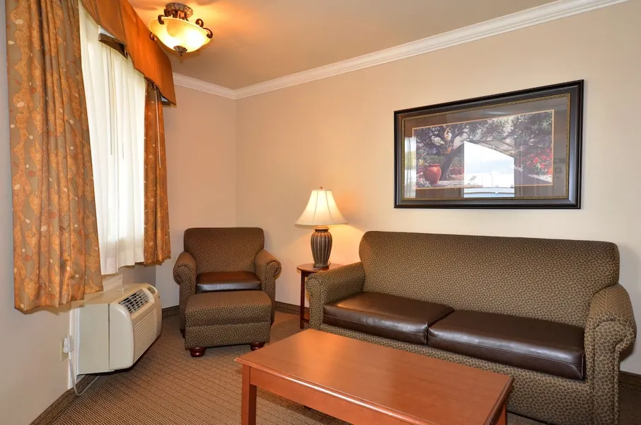 Baymont by Wyndham McAlester Hwy 69 hotel detail image 6