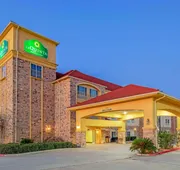 La Quinta Inn & Suites by Wyndham Floresville hotel detail image 3