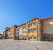 La Quinta Inn & Suites by Wyndham Floresville hotel detail image 4
