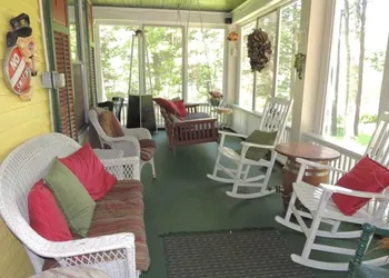 Brookview Manor Inn hotel thumbnail 2