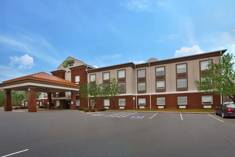 Holiday Inn Express & Suites Manchester by IHG hotel detail image 6