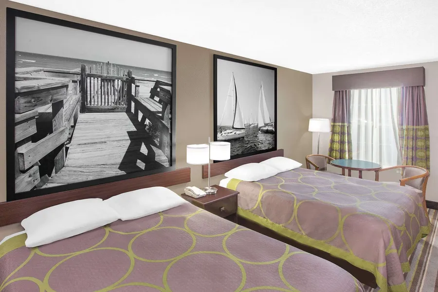 Super 8 by Wyndham Bay St. Louis hotel detail image 6