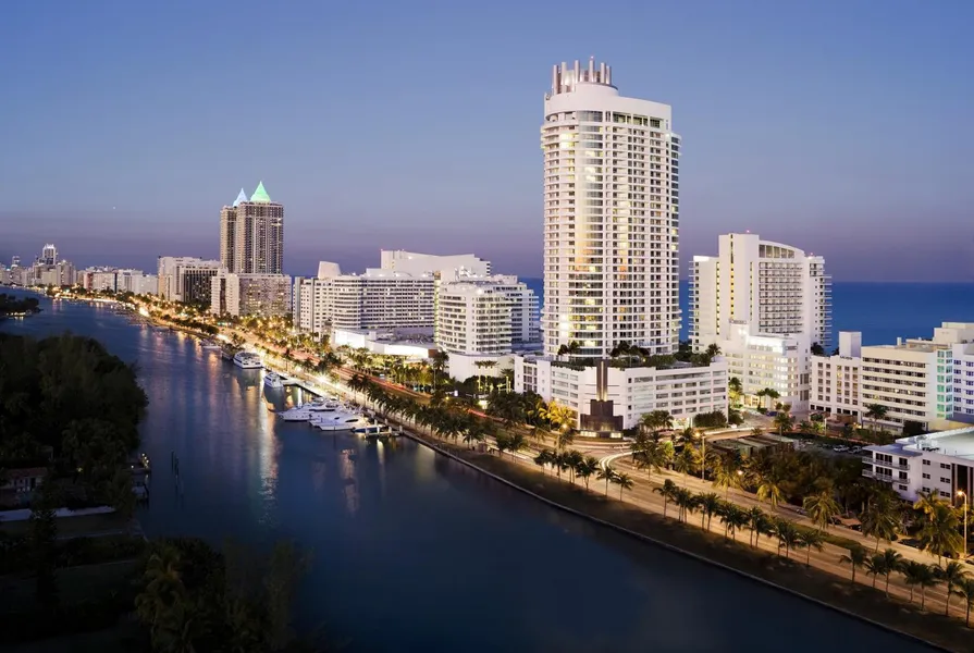 Fontainebleau Miami Beach hotel detail image 2