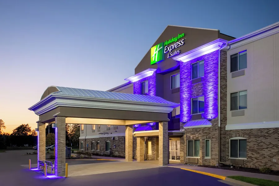 Holiday Inn Express Hotel & Suites Clinton by IHG hotel detail image 2