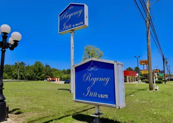 Regency Inn & Suites hotel thumbnail 2