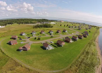 Villegiature Deux Rivieres Resort hotel thumbnail 6