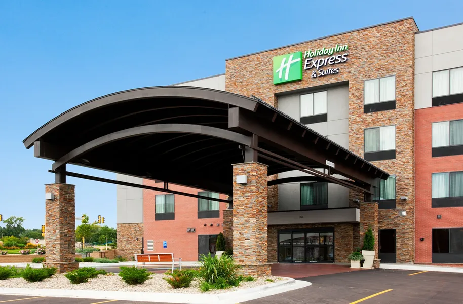 Holiday Inn Express & Suites Rochester – Mayo Clinic Area by IHG hotel detail image 2