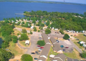 Lake Fork Marina & Motel hotel thumbnail 2