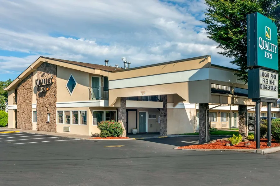 Quality Inn Klamath Falls - Crater Lake Gateway hotel detail image 2