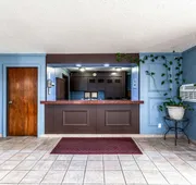 Econo Lodge Inn & Suites Auburn hotel detail image 4