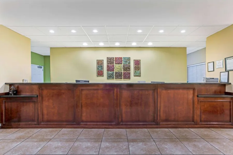 La Quinta Inn & Suites by Wyndham Mobile Satsuma / Saraland hotel detail image 6
