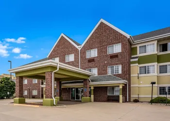 MainStay Suites Cedar Rapids North - Marion hotel thumbnail 2