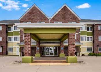 MainStay Suites Cedar Rapids North - Marion hotel thumbnail 4