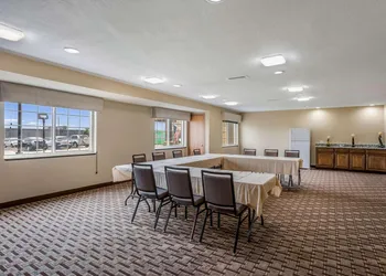 MainStay Suites Cedar Rapids North - Marion hotel thumbnail 7