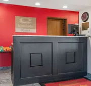 Econo Lodge Traverse City South hotel detail image 3