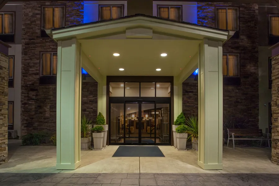 Holiday Inn Express Hotel & Suites NEWPORT by IHG hotel detail image 6