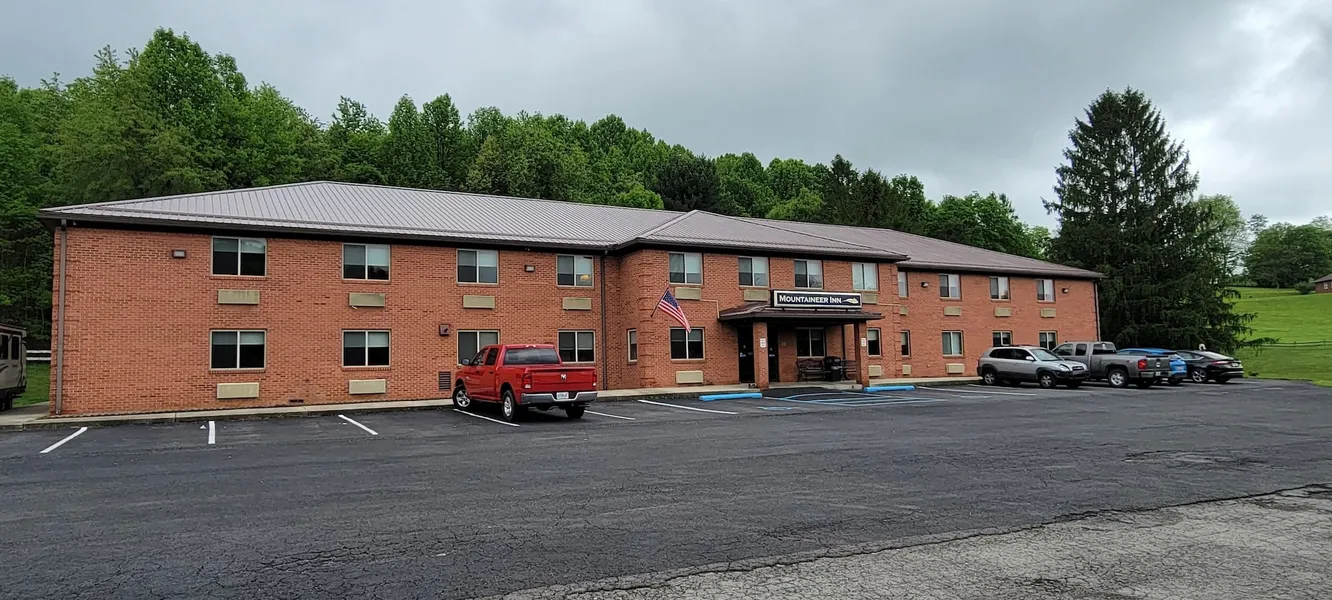 Mountaineer Inn hotel detail image 2