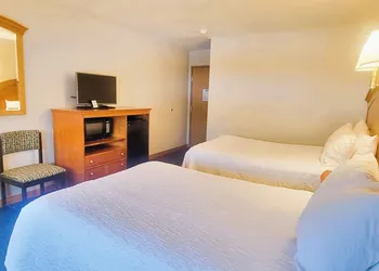 Mountaineer Inn hotel thumbnail 7