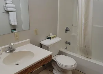 Mountaineer Inn hotel thumbnail 8