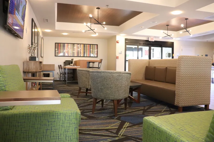 Holiday Inn Express Hotel & Suites Crawfordsville by IHG hotel detail image 2