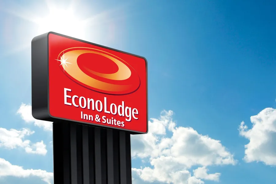 Econo Lodge Inn & Suites Escanaba North hotel detail image 2