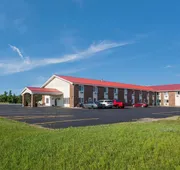 Econo Lodge Inn & Suites Escanaba North hotel detail image 3