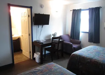 Nisutlin Trading Post Motel hotel thumbnail 2
