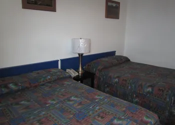 Nisutlin Trading Post Motel hotel thumbnail 4