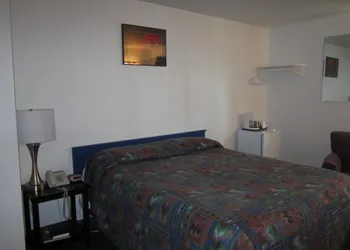 Nisutlin Trading Post Motel hotel thumbnail 6