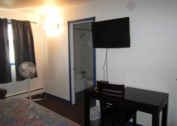 Nisutlin Trading Post Motel hotel thumbnail 7