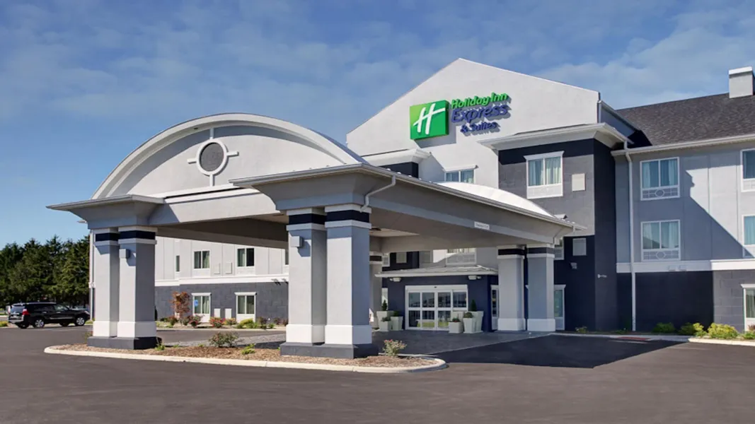 Holiday Inn Express Hotel & Suites NORTH FREMONT by IHG hotel detail image 2