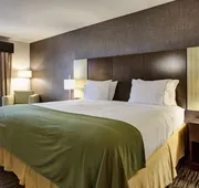 Holiday Inn Express Hotel & Suites NORTH FREMONT by IHG hotel detail image 5