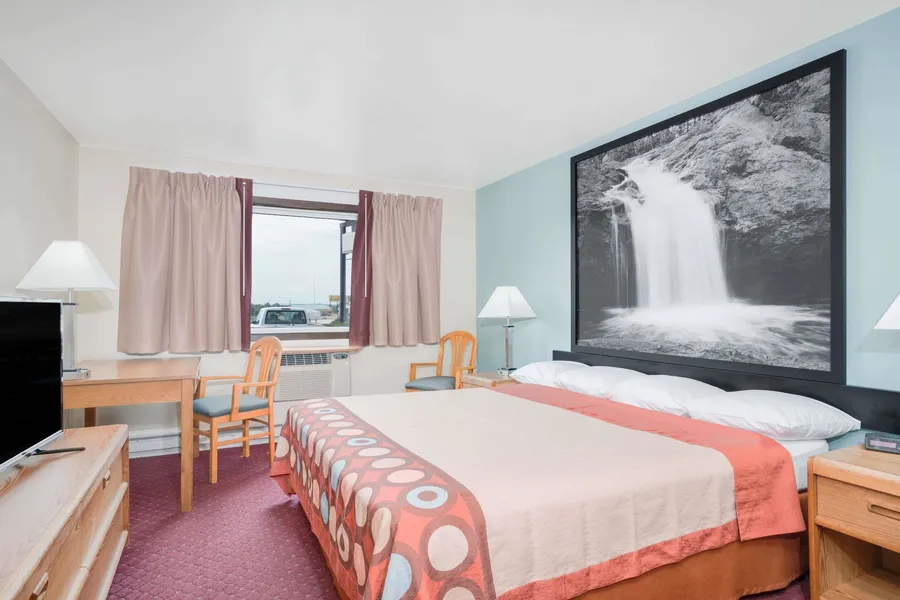 Super 8 by Wyndham Tomah Wisconsin hotel detail image 6