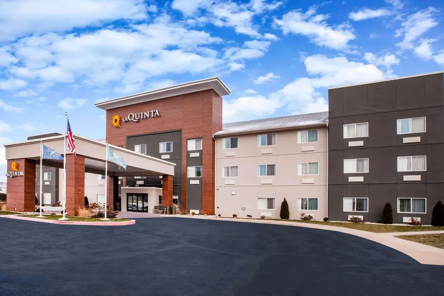 La Quinta Inn & Suites by Wyndham Elkhart hotel detail image 2