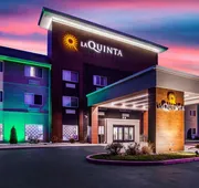 La Quinta Inn & Suites by Wyndham Elkhart hotel detail image 3