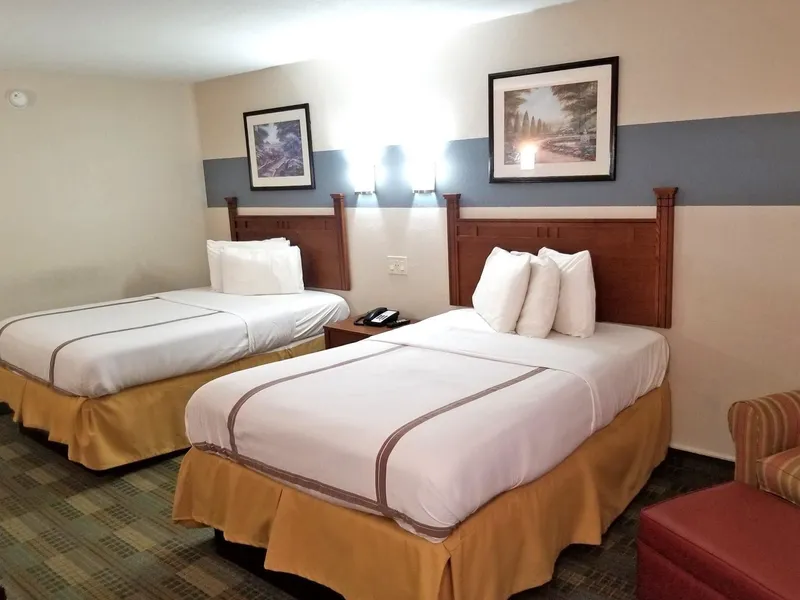 Americas Best Value Inn Marshall hotel detail image 6