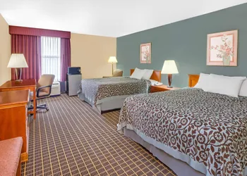 Days Inn & Suites by Wyndham Kalamazoo hotel thumbnail 4